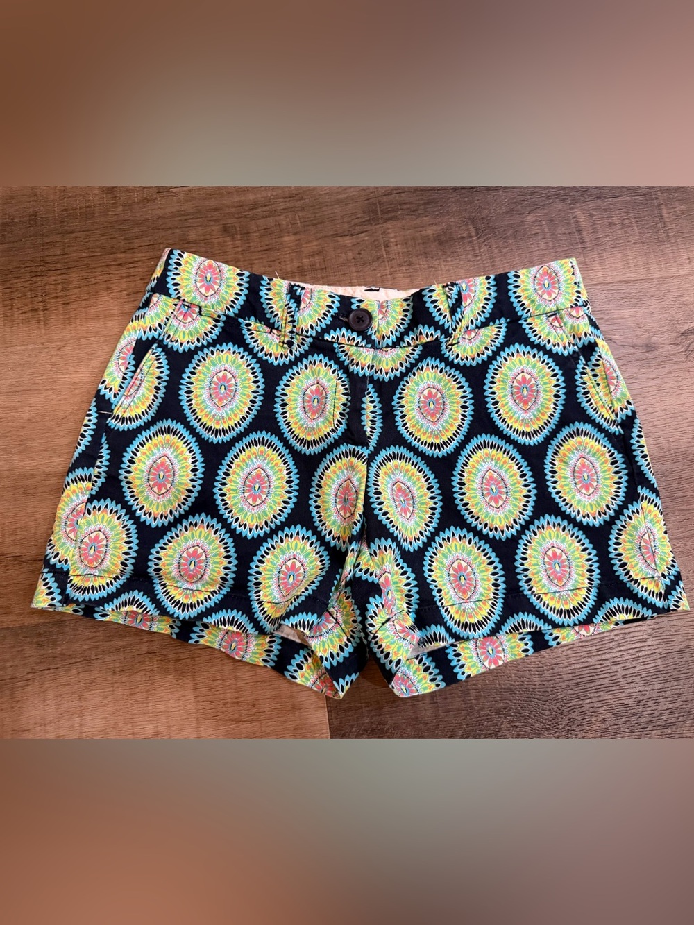 crown & ivy Geometric Starburst Shorts Size 2P - Picture 5 of 12